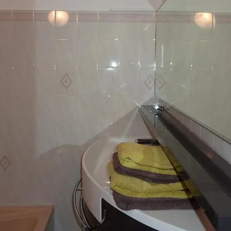 Bona, Vue Hippodrome Et Mer, Clim Hyères