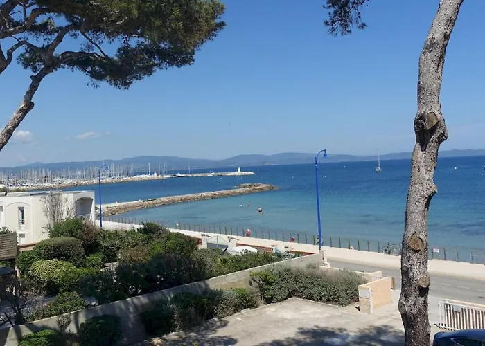 Bona, Vue Hippodrome Et Mer, Clim Hyères